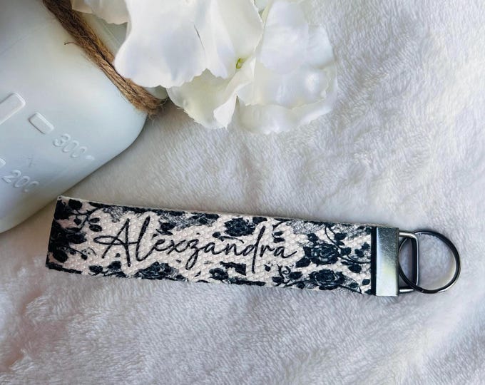 Personalized Wristlet|Keyfob Wristlet|Keyholder|Key Accessories|Gift for reader|Gift for her|Gift for mom|Gift for daughter|Gift for friend
