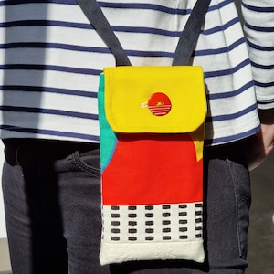Marsupio, borsa a tracolla per telefono/smartphone/occhiali/documenti. Collage di tessuti riciclati, patchwork. Fatto a mano.