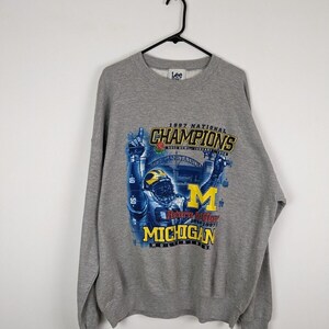 Expensive champion online sweater xxl
