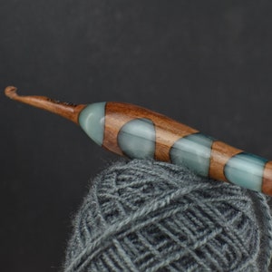 Rosewood and Epoxy Resin mix Crochet hooks Knitting and crocheting Ergonomic crochet hook 3mm to 15mm deferent size soft handle