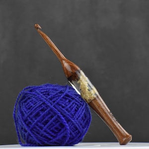 Handmade Rosewood Crochet Hook: Epoxy Resin Handle, Knitting Needle (3mm-16mm)