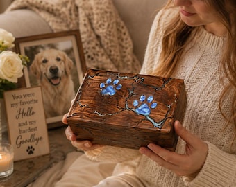 Caja conmemorativa personalizada para cenizas de mascotas, recuerdo de madera grabado a medida.