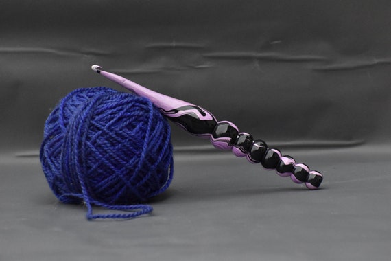 18 mm Crochet Hook, Large Crochet Hooks for Chunky Yarn Ergonomic Knitting  Needles Crochet Needle for Beginners and Handmade DIY Knitting Crochet (18