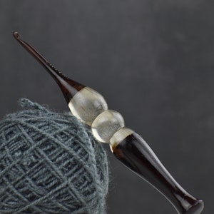 Ergonomiskt virknålset i trä med hartshandtag (3,0 mm-15 mm)