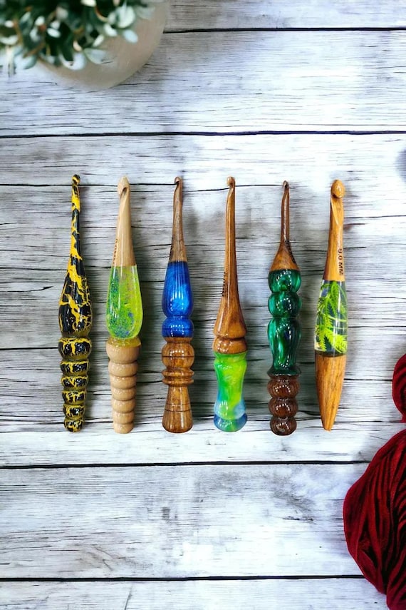 Rosewood Epoxy resin mix Ergonomic crochet hook 3 mm to 16 Needles Different Size