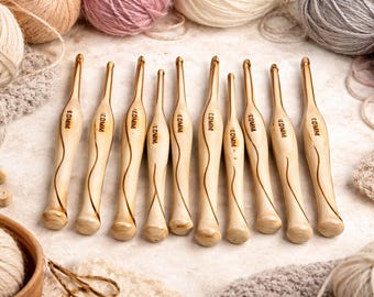 Ergonomic Rosewood Crochet Hook Set: Handmade Wooden Yarn Needles
