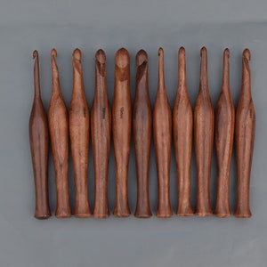 Wooden Crochet Hooks Set of 13 - Set 3.5mm to 12mm - Natural Hand Turned Ergonomic Custom Crochet Hooks - Engraved with Sizes - Perfect Gift
