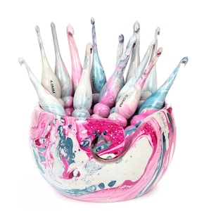 Handmade Beechwood Crochet Hook Set: Marbled Resin Yarn Bowl & Winder