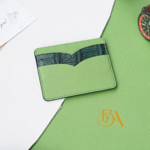 Grünes Leder Kartenhalter Portemonnaie handgefertigt, Premium Ziegenleder Kreditkartenhalter. Exotische Leder Slim Kartenbörse, Alligator Geldbörse