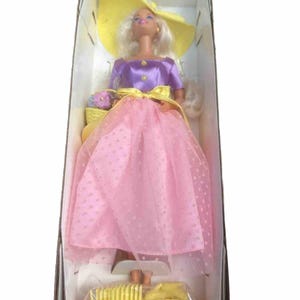 1995 Spring Blossom Barbie Avon Special Edition Mattel 15201-0950 NIB Pastels