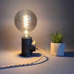 Supporto per lampada industriale/lampada da tavolo per tubi industriali/luce steampunk