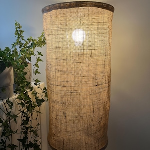 Strukturierter HESSIAN Lampenschirm, Steh- und Pendelleuchtenschirm, organisch modern, Sackleinen
