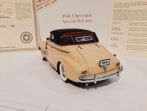 1941 Chevrolet Special Deluxe Convertible Cream DANBURY MINT