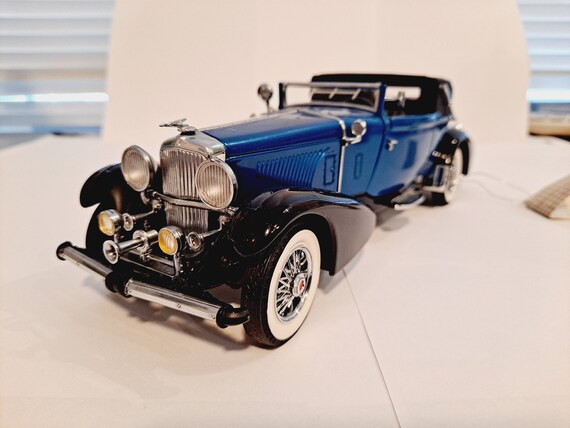 New 1/43 scale Franklin Mint 1958 Ford Thunderbird Blue