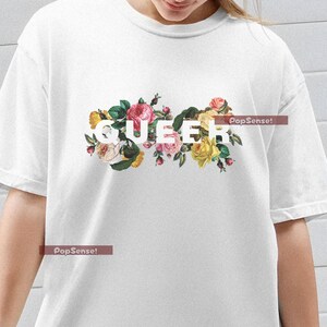 T-shirt - Queer (Antique Roses) - Vintage Floral LGBTQ+ T-Shirt  Retro Rose Design for Gay, Lesbian, Queer, and Pride Supporters 0003