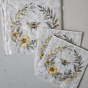 Bee Wildflower Wreath DECOUPAGE COCKTAIL or LUNCHEON Size Napkin - Set of (2) Individual Napkins for Crafting, etc.