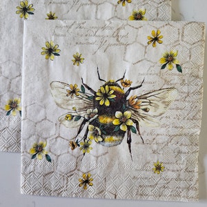 Queen Bee  DECOUPAGE Napkin - Set of 2 Individual Napkins - COCKTAIL SIZE Paper Napkin - for crafting