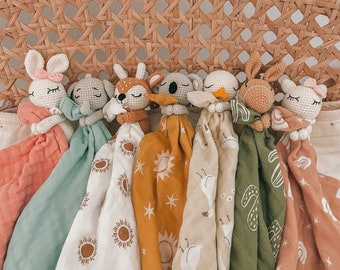 Gepersonaliseerde Baby Lovey, Kraamcadeau, Babyrammelaar, Babyspeelgoed, Animal Lovey, Biologisch speelgoed, Gepersonaliseerde deken, Gehaakt speelgoed, Veiligheidsdeken