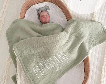 Manta para bebé con nombre bordado: muselina orgánica y sherpa, regalo de recuerdo.