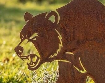 Rustic Metal Grizzly Bear Garden Stake, Rusty Finish, Outdoor Decor (59x36 cm)