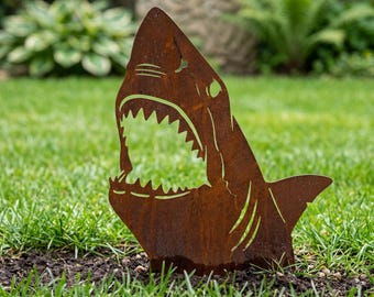 Estaca de jardín de tiburón oxidado, arte de pared de metal, decoración costera grande para exteriores.