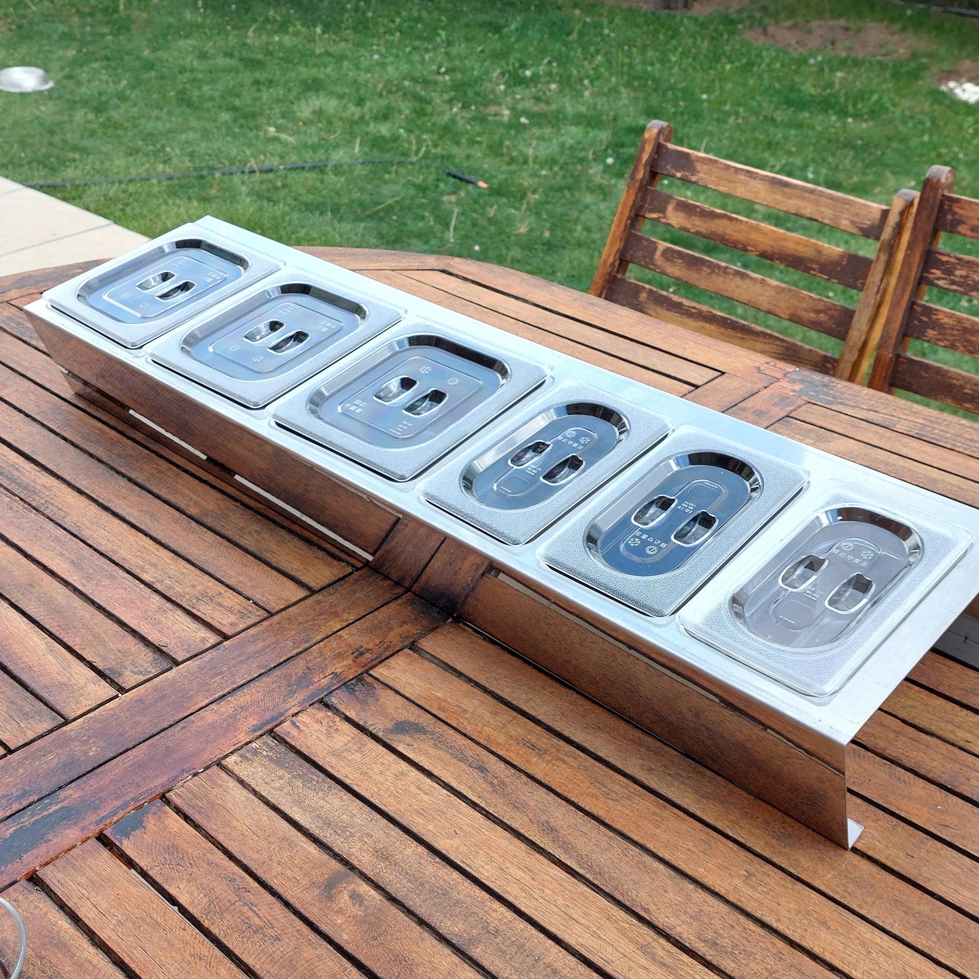 Outdoor Pizza Prep Station: Rustic Cedar & Metal Grill Stand, Customizable Oven Rack Table for Deck