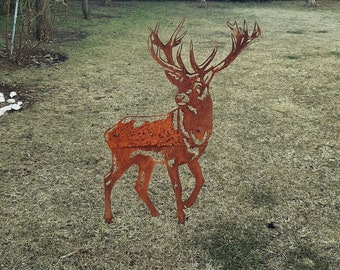 Sculpture de cerf en métal rouillé - décoration de jardin cerf et cerf - pièce maîtresse de renne en métal pour le thème Buck des bois