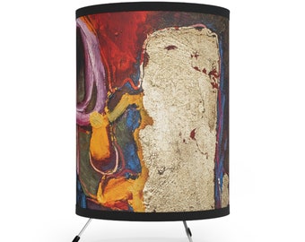 Quiet Companion: driepootlamp met lampenkap met hoge resolutie en print