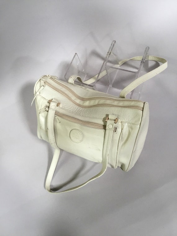 Vintage 1970's Off White Leather Axiom - image 2