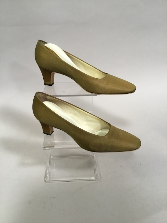 Size 7 - Vintage Avocado Green QualiCraft Pumps - 