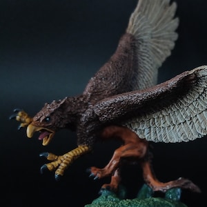 Griffon - handpainted tabletop rpg miniature for DnD gaming