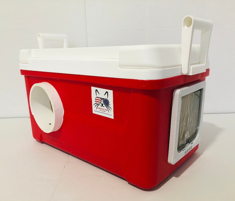Feral cat shelter made with an insulated cooler