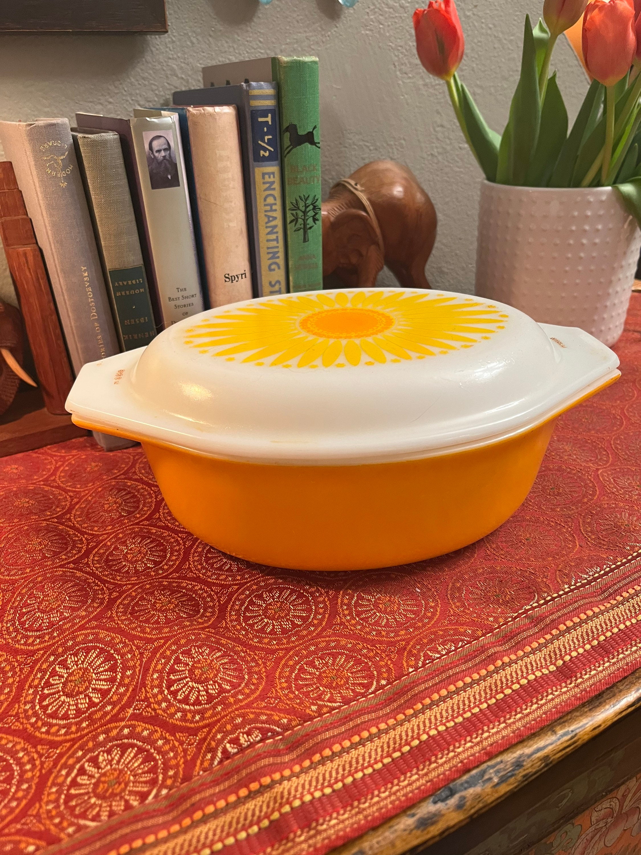 Sunflower Personalized Casserole Dish, Pyrex Baking Dish with Lid