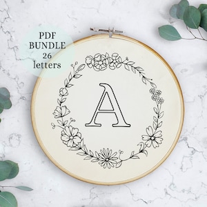 Padrão de flor bordado, designs imprimíveis para projetos de artesanato, download instantâneo, alfabeto floral, bordado inicial, padrão PDF