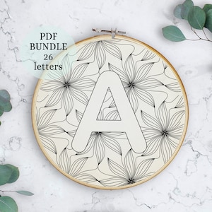 Padrão de PDF de bordado de alfabeto de flores tropicais, download digital instantâneo, design de bordado de letras com folhas, alfabeto de monograma tropical