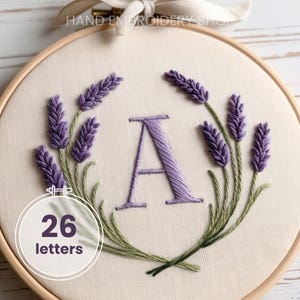 Padrão de bordado à mão para letras do alfabeto, design elegante de monograma floral, modelo de arte de bastidor faça você mesmo em PDF, download digital para iniciantes