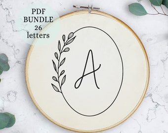 Bloemen alfabetborduurpatroon, moderne letterinitialen (pdf-patroon)