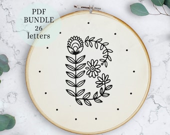 Florales Alphabet Hand Stickmuster, personalisiertes Geschenk DIY, Anfangsbuchstaben, florale Ornamente, Alphabet Embroidery Pattern, 15 cm Größe