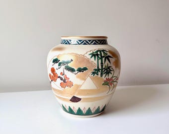 Japanse polychroom porseleinen chinoiserievaas