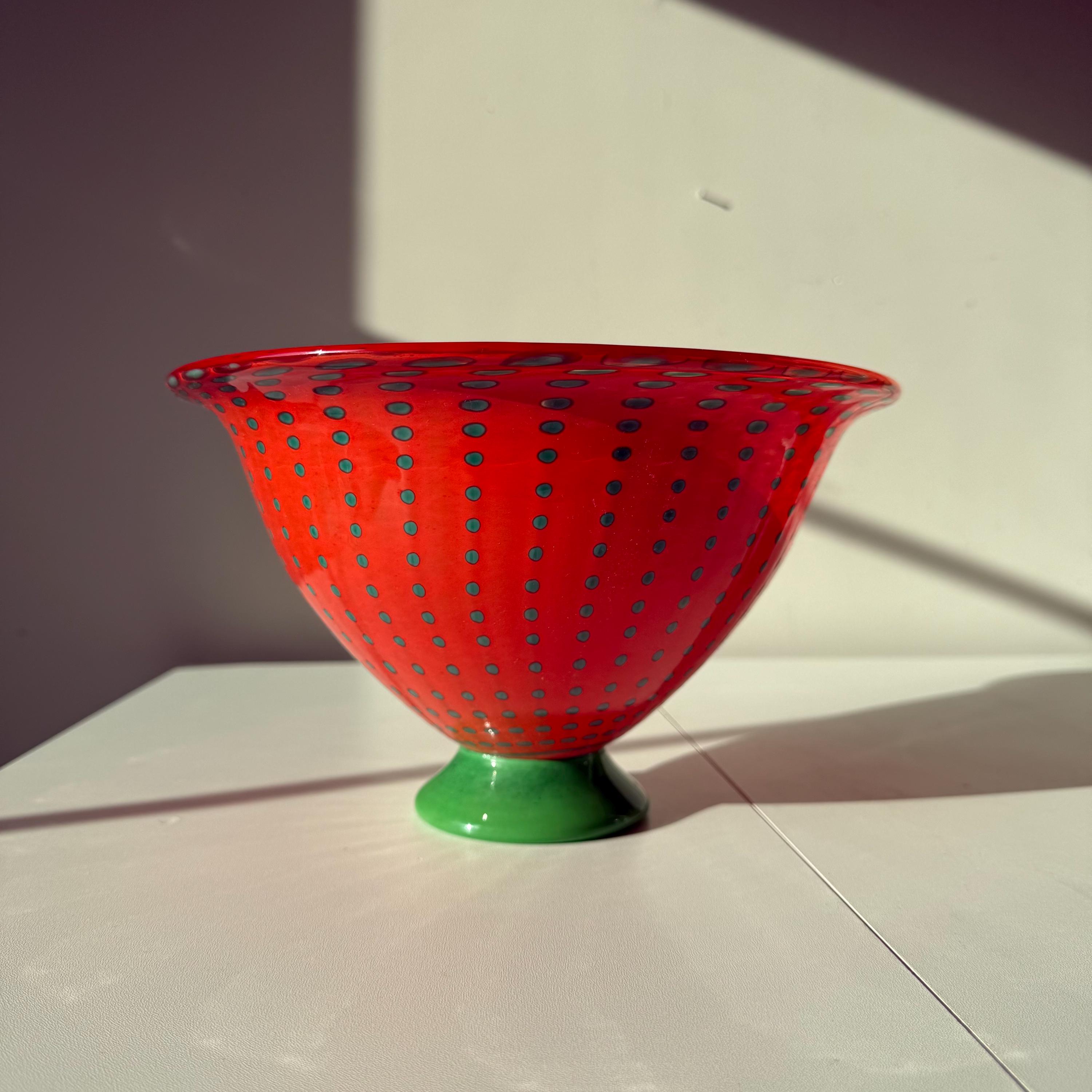 Transjö Hyatta Sweden Coral and Green Polka Dot Art Glass Bowl