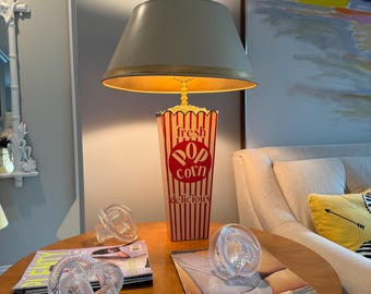 Op maat gemaakte blikken popcornemmer Americana tafellamp – handgemaakt, gerestaureerd