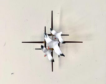 Curtis Jere-stijl geëmailleerde vogels Starburst-muursculptuur: midden van de eeuw modern