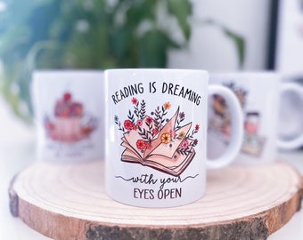 Reading is dreaming with your eyes open; Buchtasse; Teetasse; Kaffeetasse; Tasse für Leser; Bookmerch