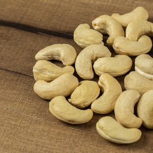 1Lb Organic Raw LWP Cashews