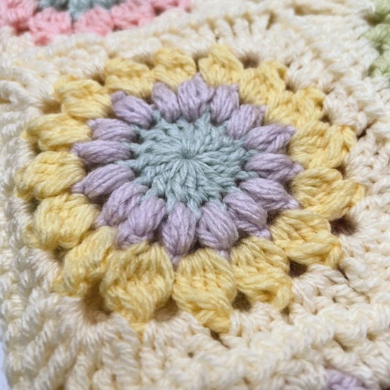 sunburst granny square crochet pattern