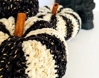 CROCHET PATTERN | Golden Noir Pumpkins | Luxury Velvet Pumpkins | Black&White Halloween Pumpkins | Beginner Friendly | PDF Download