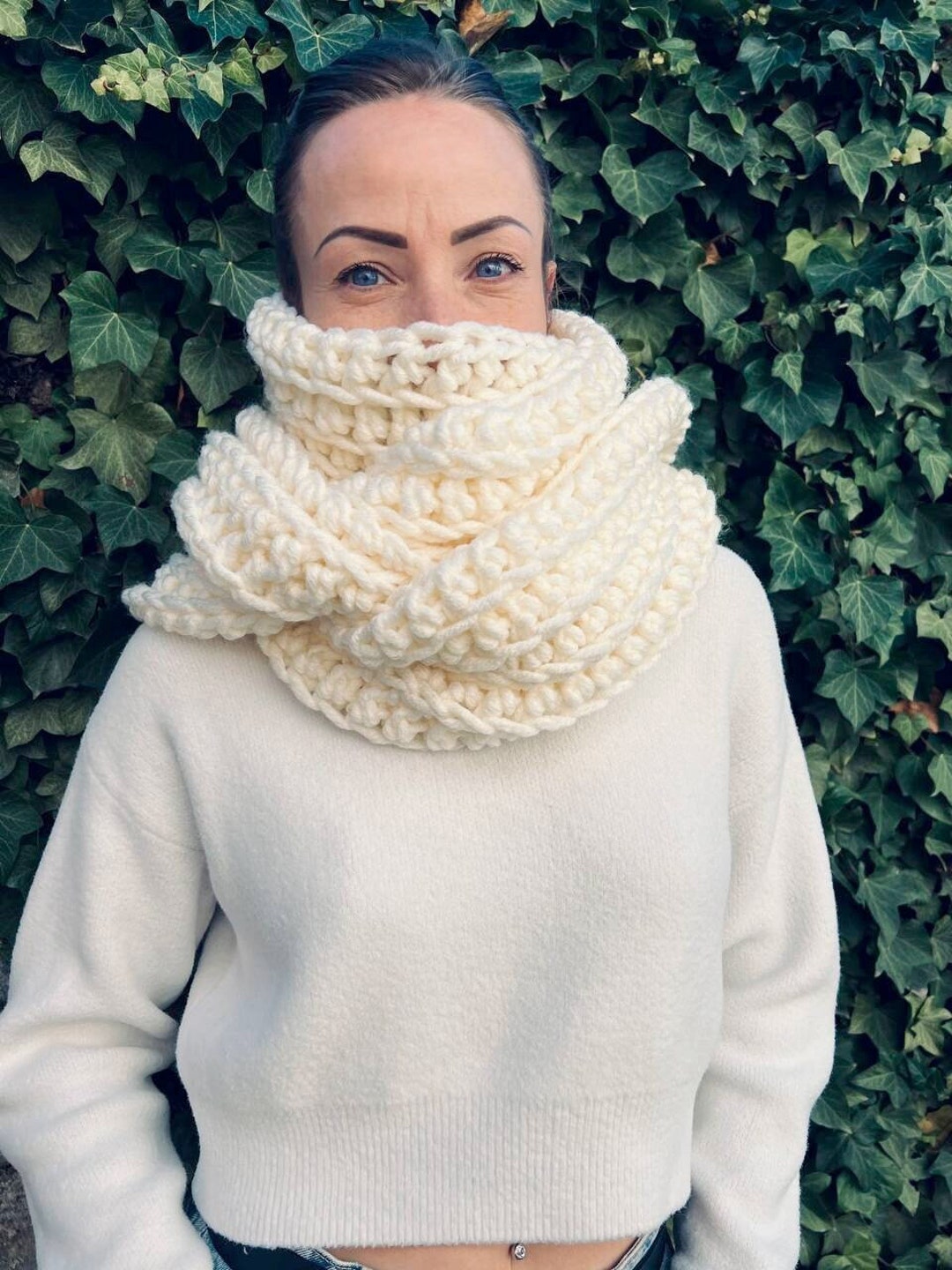 Bulky Infinity Crochet Scarf for Women Extra Long Chunky Scarf Oatmeal  Fall Winter Scarf Extra Warm Loop Scarf White Cream Scarf