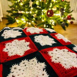 CROCHET PATTERN | Christmas Snowflakes Blanket | Crochet Granny Square Blanket Pattern | Festive Crochet Blanket | Big Throw | PDF Download