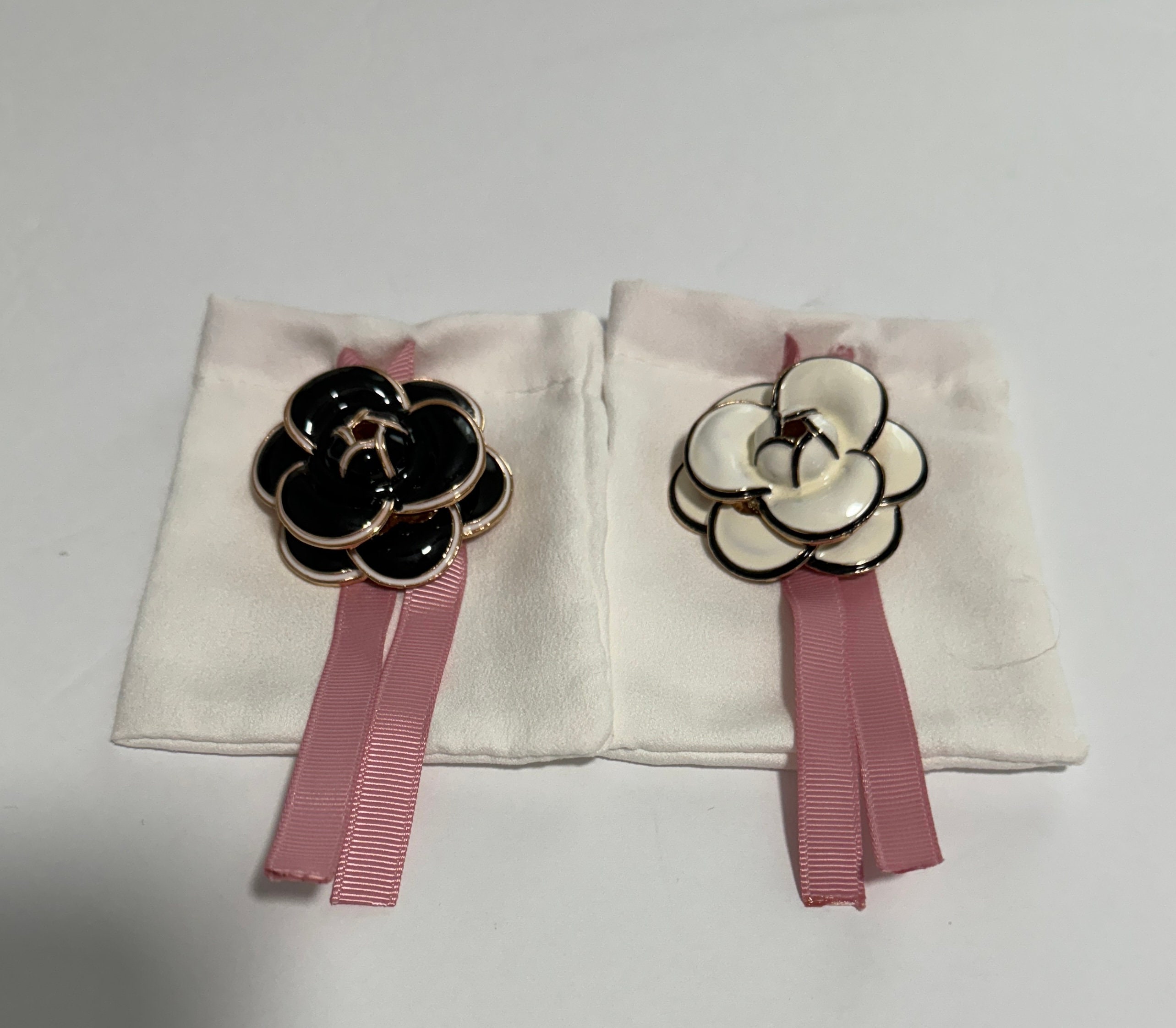 Chanel Flower Pin - Etsy display picture 2