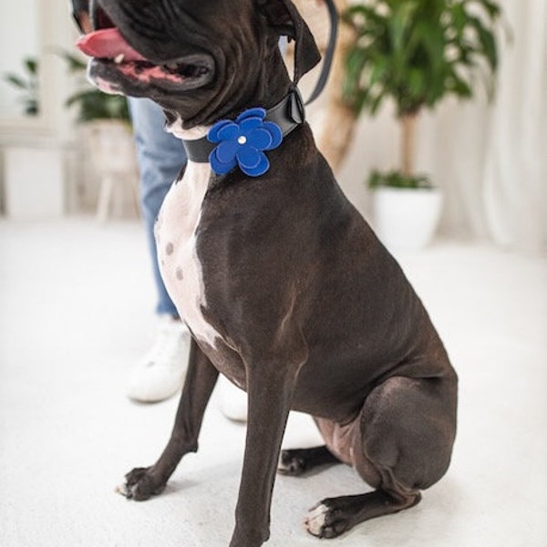 Porte-étiquette AirTag en cuir fleur pour colliers de chien (bords ronds)